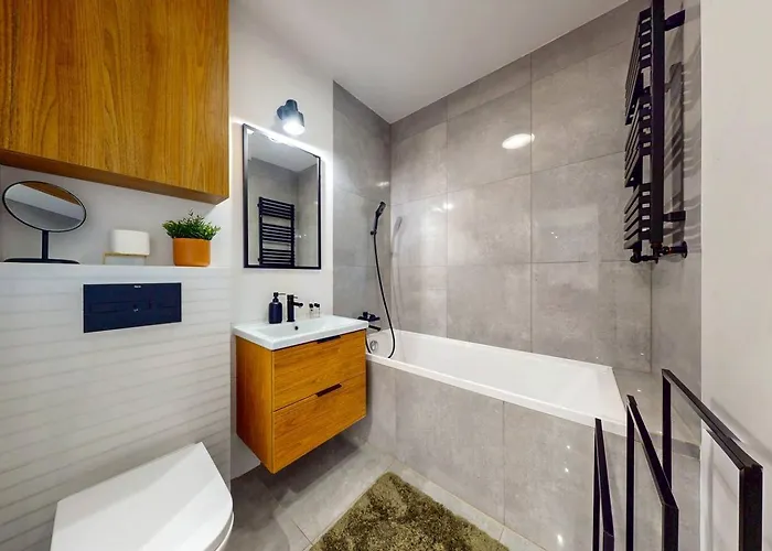 Urban Jungle With Ac Praga Poludnie * Warszawa